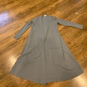 Textured gray duster